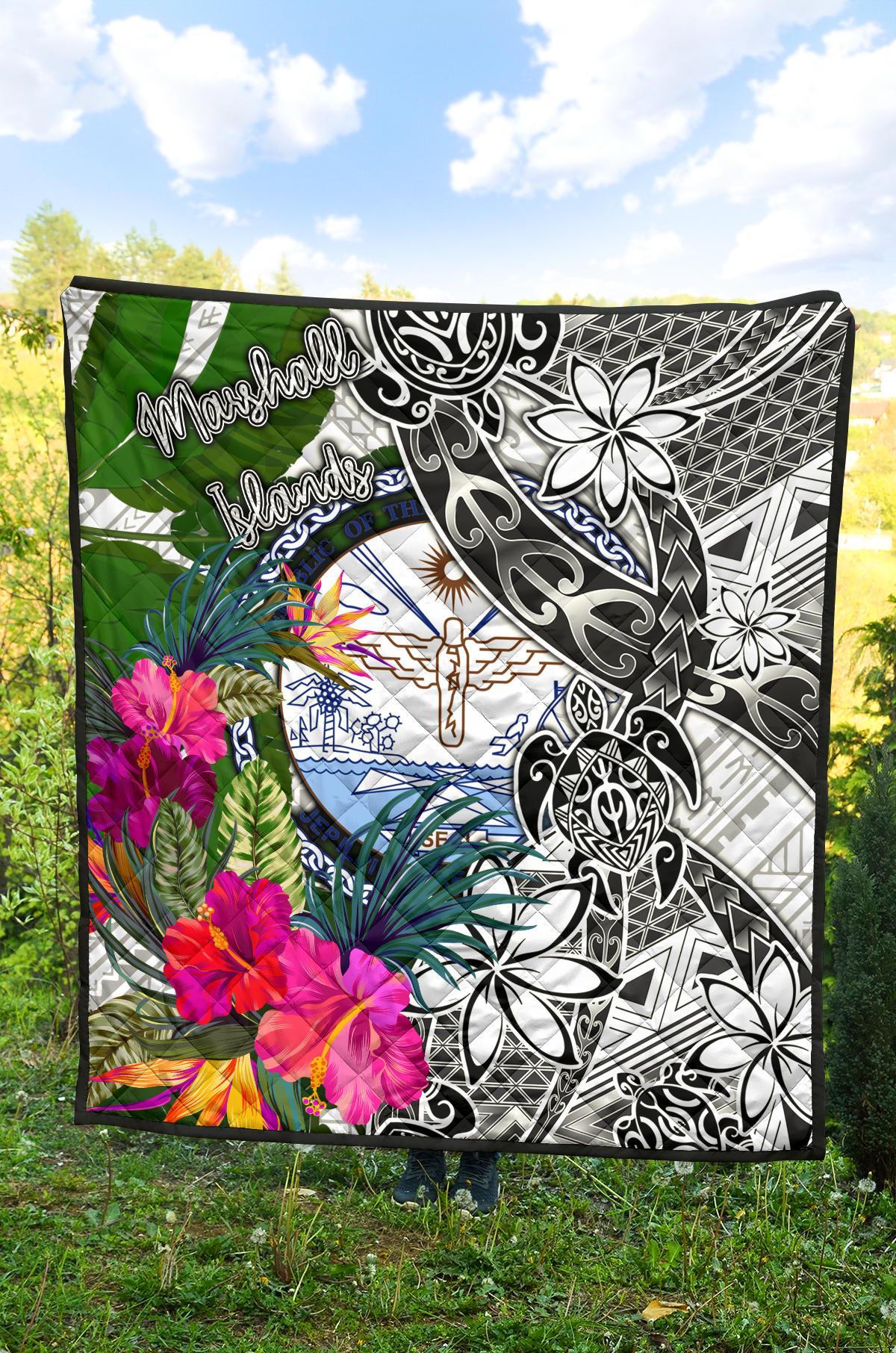 Marshall Islands Premium Quilt White - Turtle Plumeria Banana Leaf Crest - Polynesian Pride