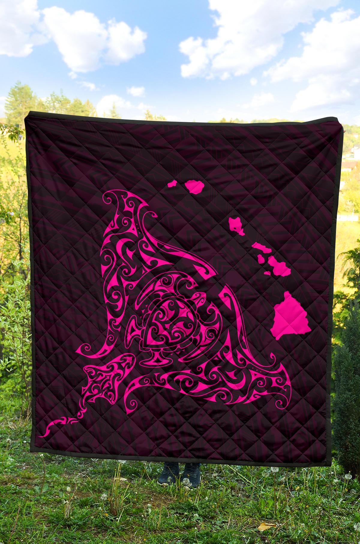 Rays Hawaii Map Polynesian Premium Quilt - Pink - Polynesian Pride