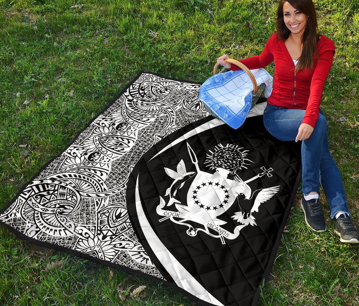 Cook Islands Coat Of Arms Polynesian Premium Quilt - Circle Style - 01 - Polynesian Pride