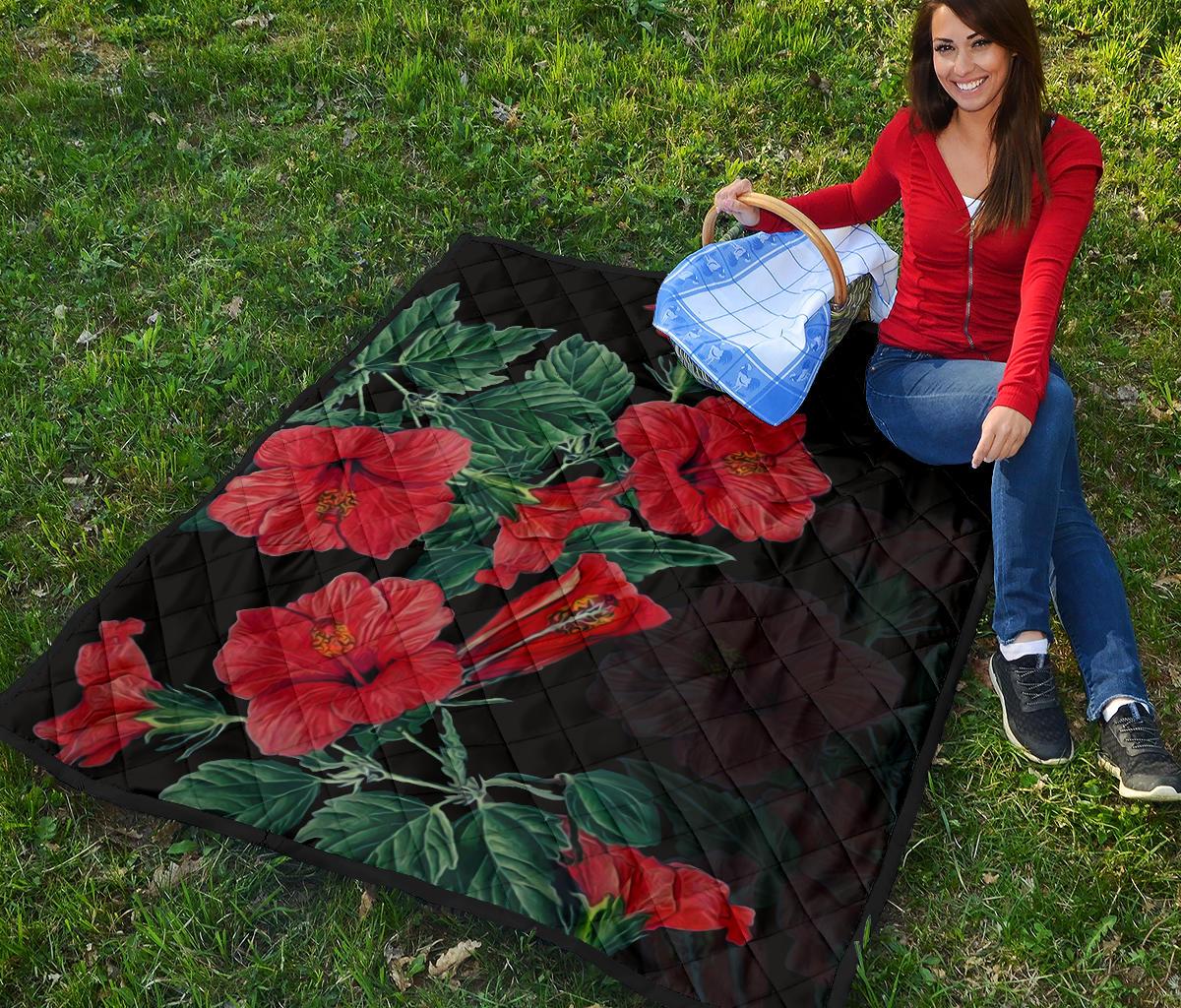 Hibiscus Red Flower Premium Quilt - Polynesian Pride