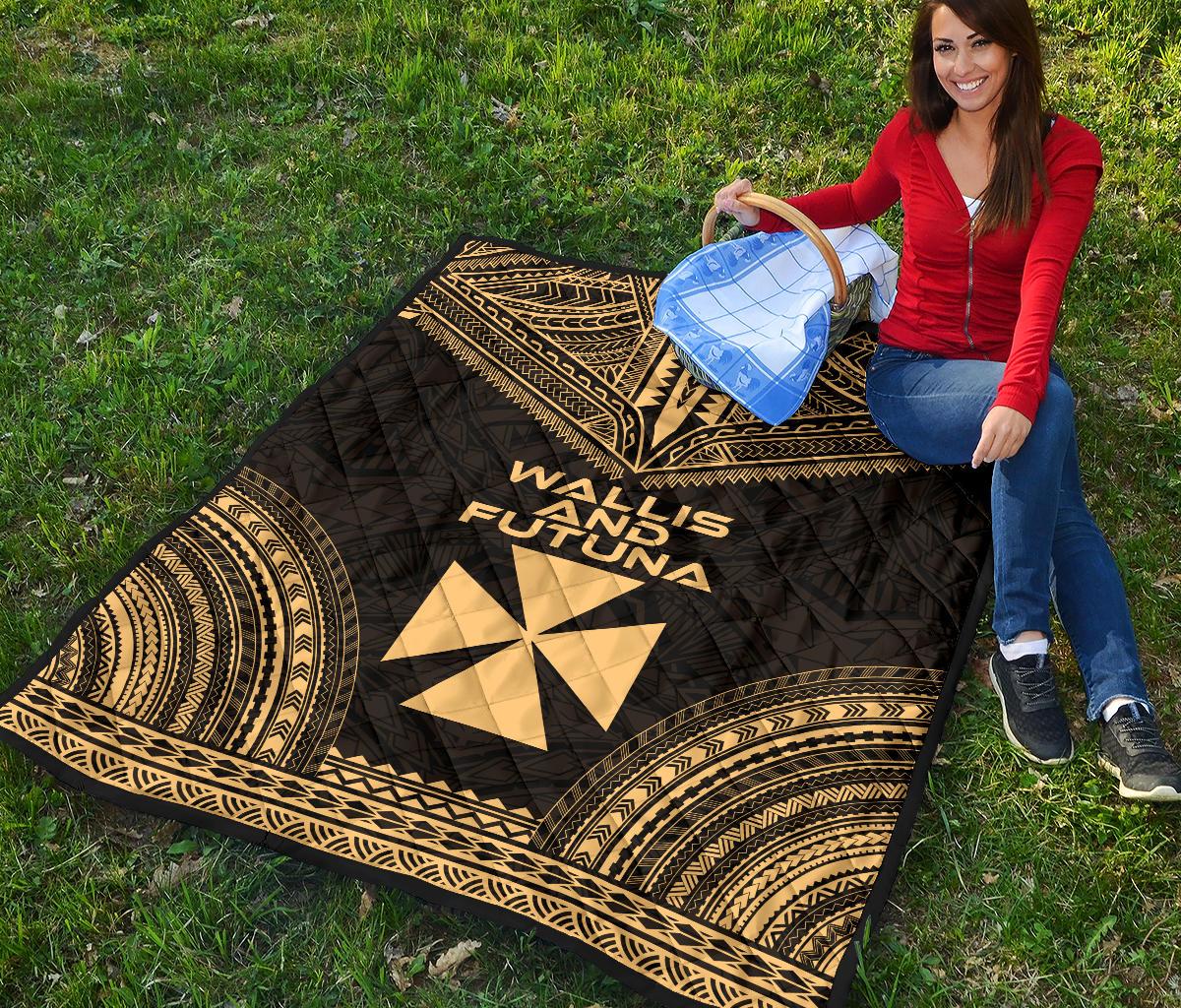 Wallis And Futuna Premium Quilt - Wallis And Futuna Coat Of Arms Polynesian Chief Gold Version - Polynesian Pride