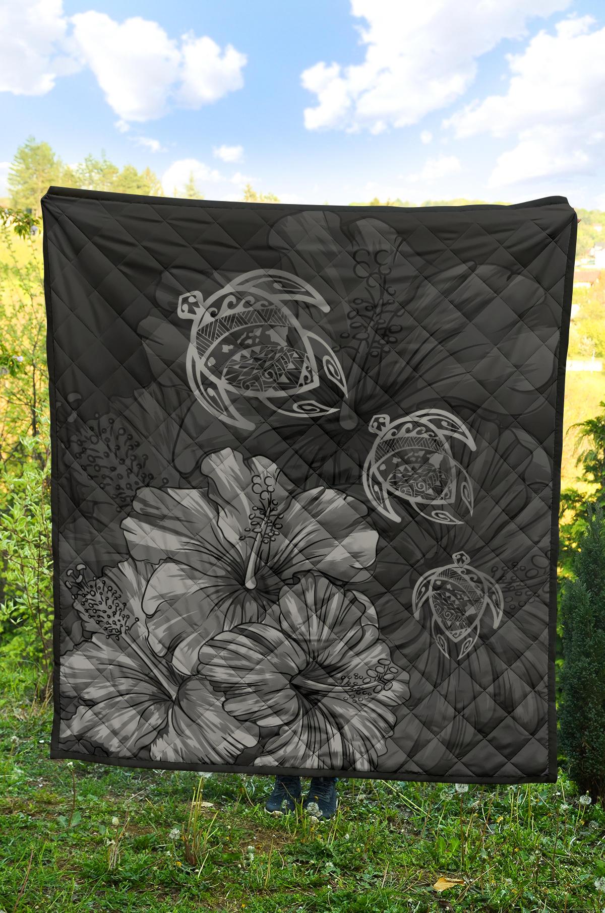 Hawaiian Map Turtle Hibiscus Vintage Polynesian Premium Quilt Gray - Polynesian Pride