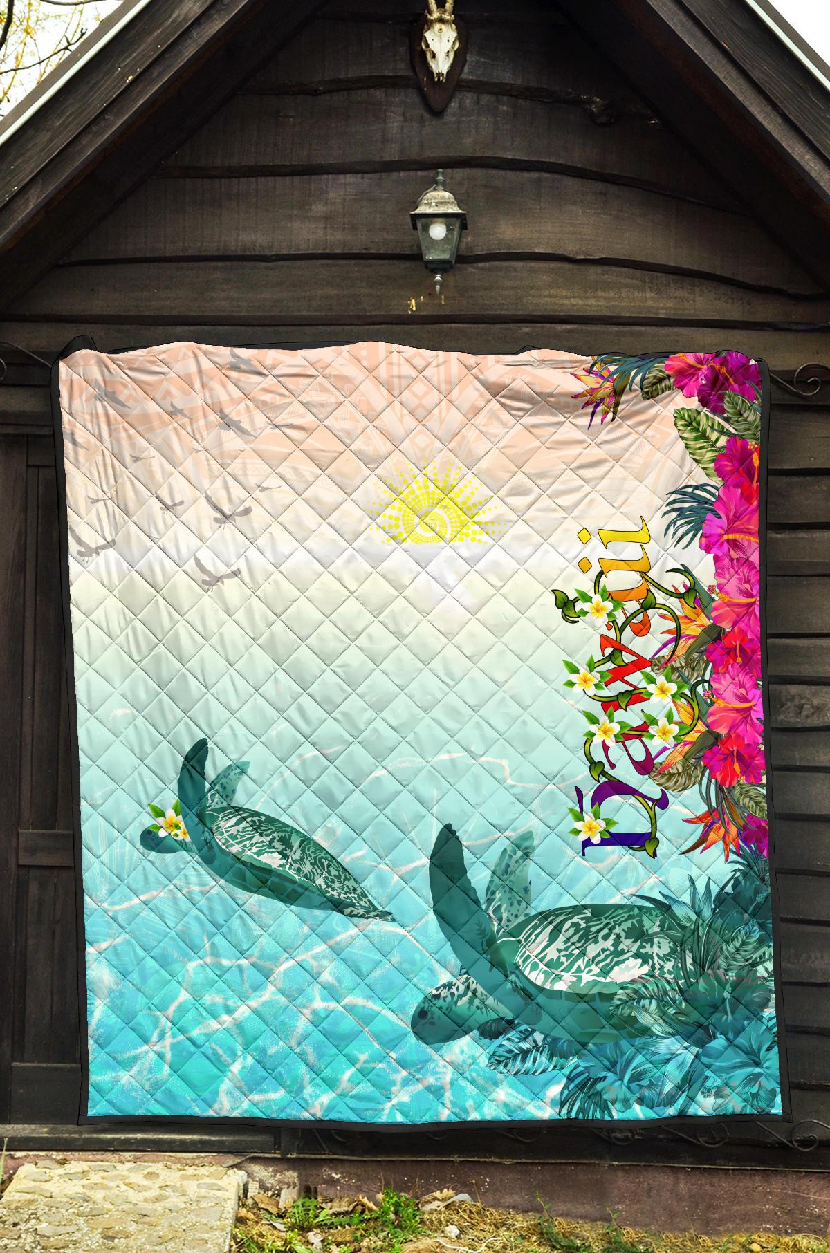 Polynesian Hawaii Quilts - View sea Hawaii with Turtle and Whale - Polynesian Pride