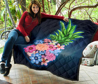 Pineapple Hibiscus Pattern Premium Quilt - Polynesian Pride