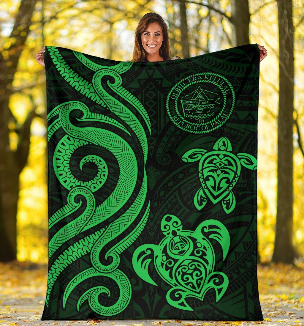 Palau Premium Blanket - Green Tentacle Turtle - Polynesian Pride