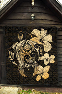 Hibiscus Plumeria Mix Polynesian Gold Turtle Premium Quilt - Polynesian Pride