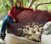 Golden Hibiscus Premium Quilt - Polynesian Pride