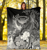 Polynesian Hawaii Custom Personalised Premium Blanket - Kanaka Maoli Humpback Whale with Tropical Flowers (White) - Polynesian Pride