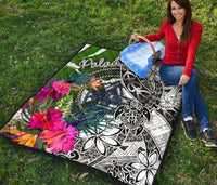 Palau Premium Quilt White - Turtle Plumeria Banana Leaf Crest - Polynesian Pride