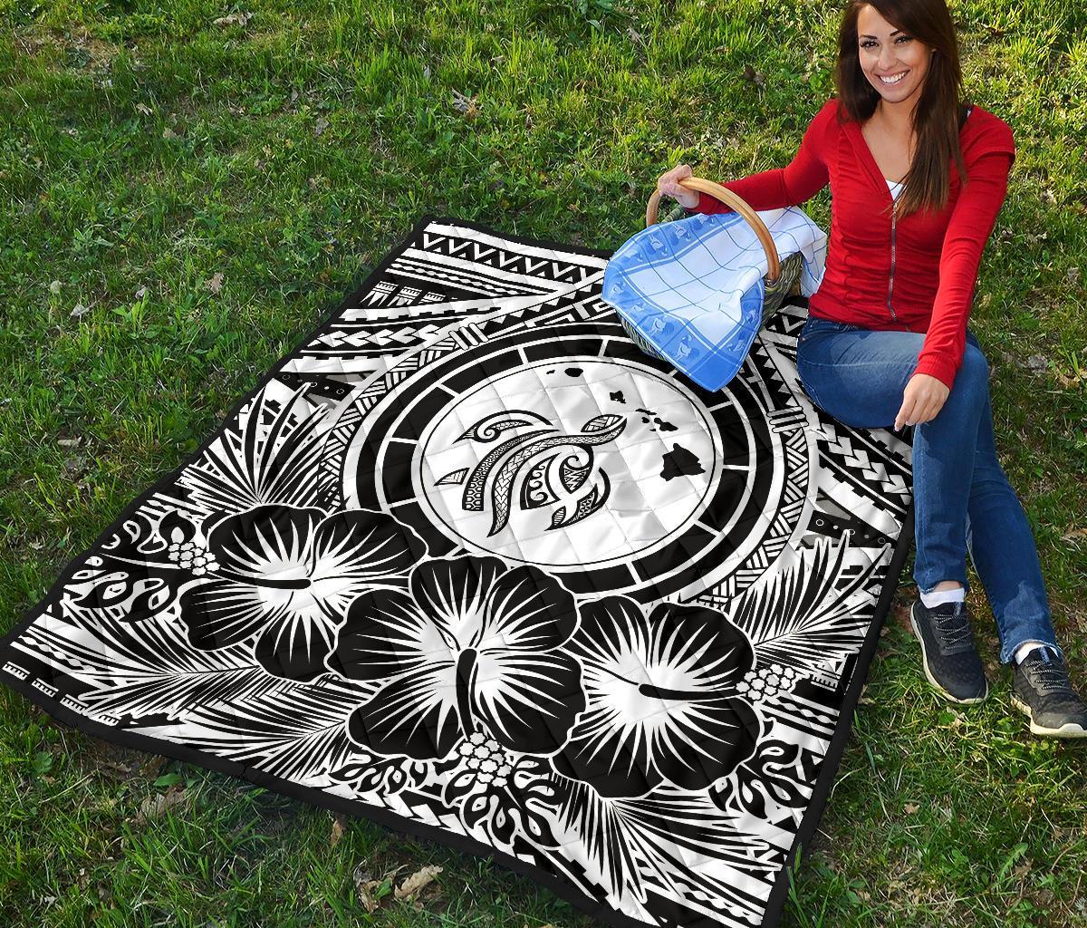 Hawaii Premium Quilt - Hawaii Map Honu Hibiscus White Polynesian Premium Quilt - Polynesian Pride
