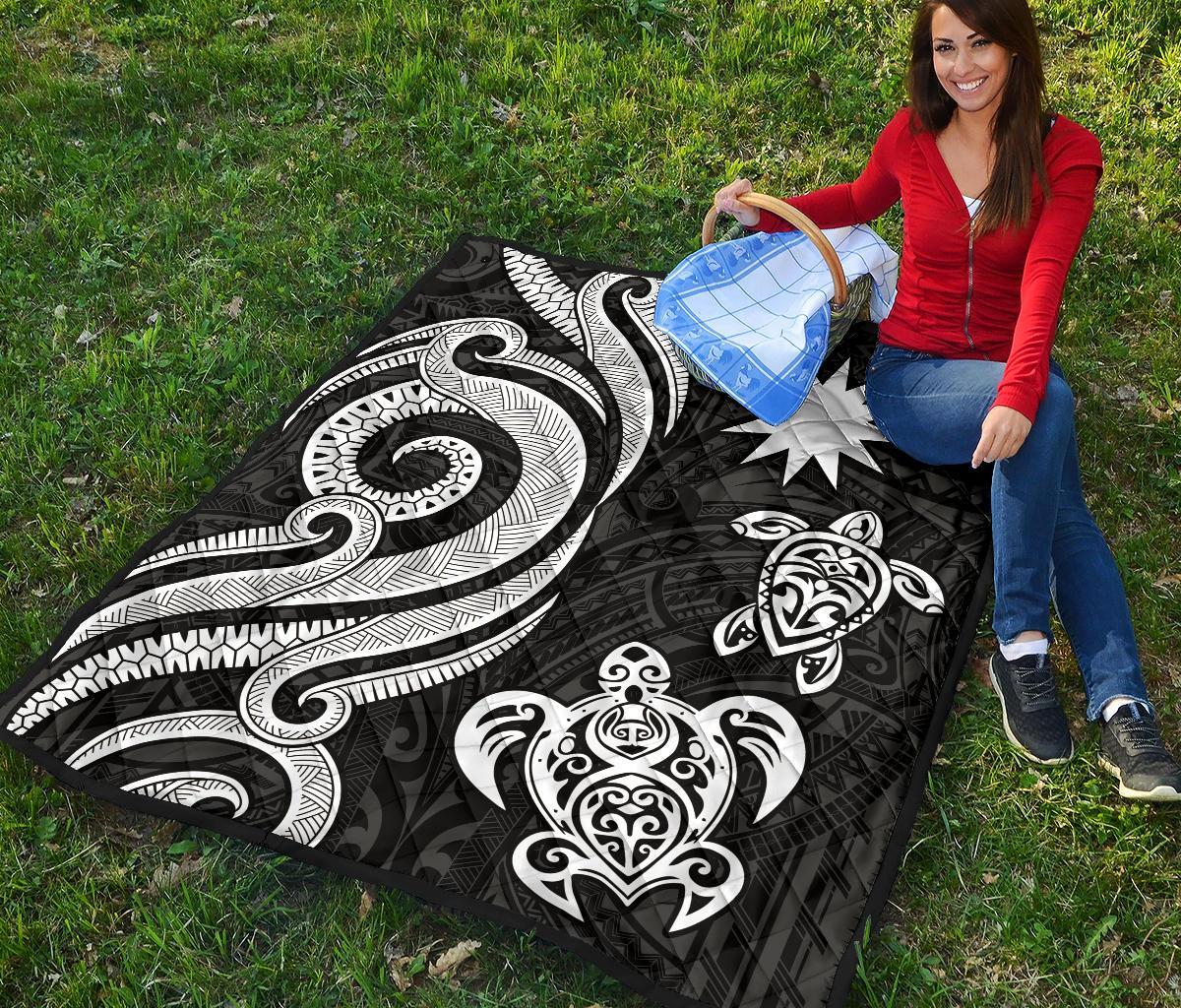 Nauru Premium Quilt - White Tentacle Turtle - Polynesian Pride