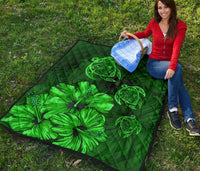 Hawaiian Map Turtle Hibiscus Vintage Polynesian Premium Quilt Green - Polynesian Pride