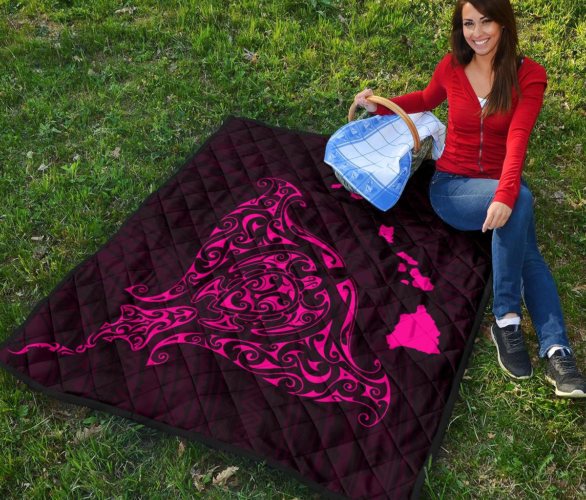 Rays Hawaii Map Polynesian Premium Quilt - Pink - Polynesian Pride