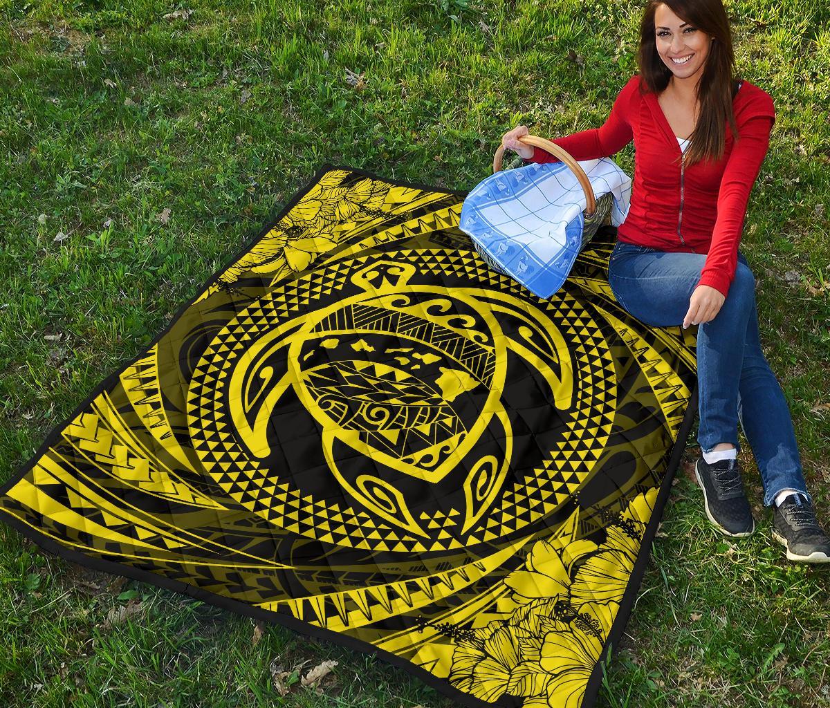 Hawaiian Kanaka Honu Hibiscus Tornando Yellow Polynesian Premium Quilt - Polynesian Pride