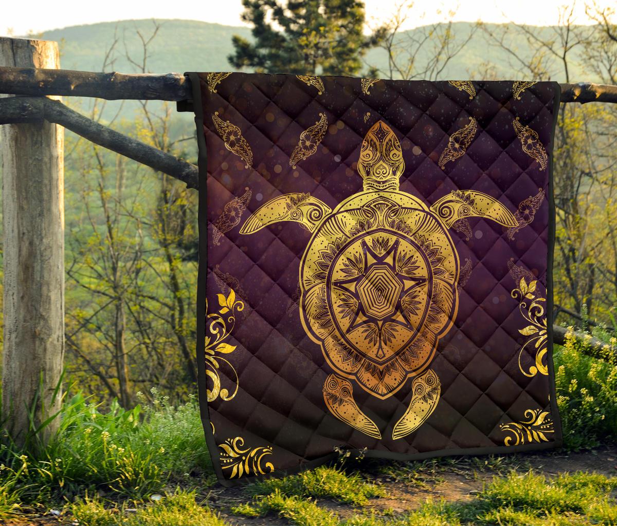 Turtle Golden Royal Premium Quilt - Polynesian Pride
