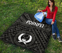 Pohnpei Premium Quilt - Pohnpei Seal With Polynesian Tattoo Style ( Black) - Polynesian Pride