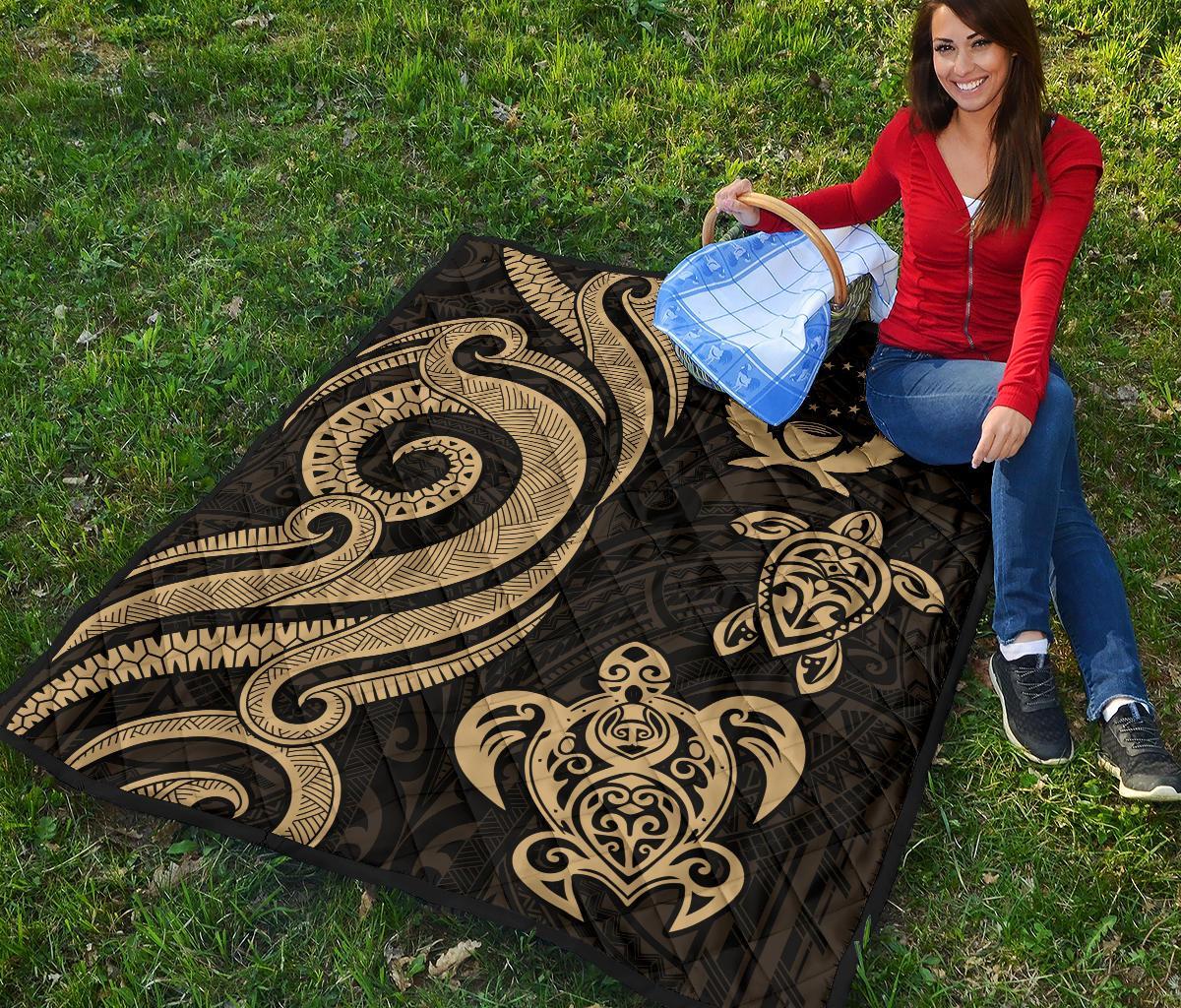 Pohnpei Premium Quilt - Gold Tentacle Turtle - Polynesian Pride