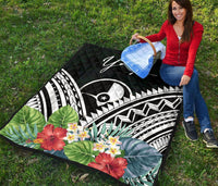 Yap Premium Quilt - Yap Coat of Arms & Polynesian Tropical Flowers White - Polynesian Pride