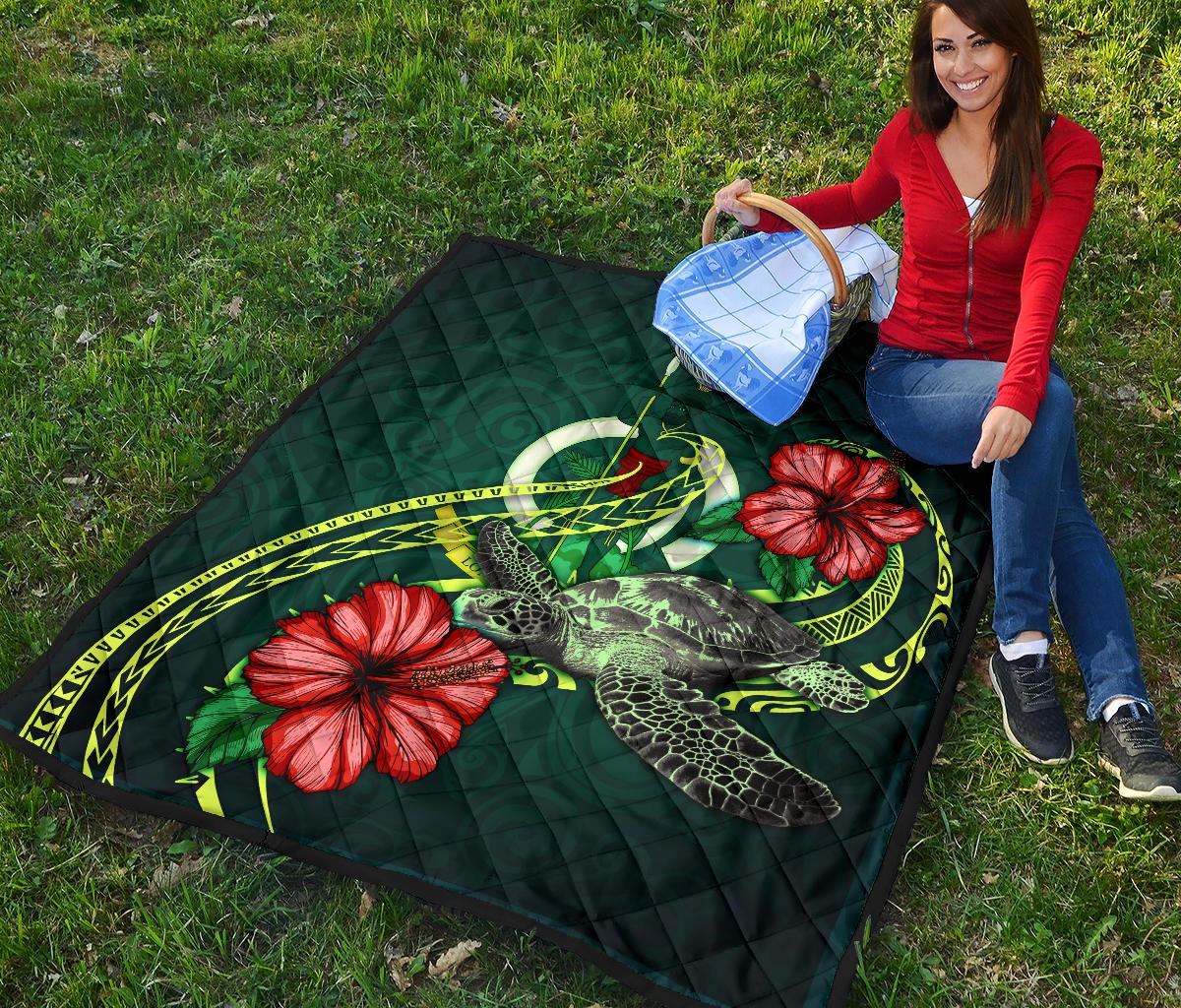 Vanuatu Polynesian Premium Quilt - Green Turtle Hibiscus - Polynesian Pride