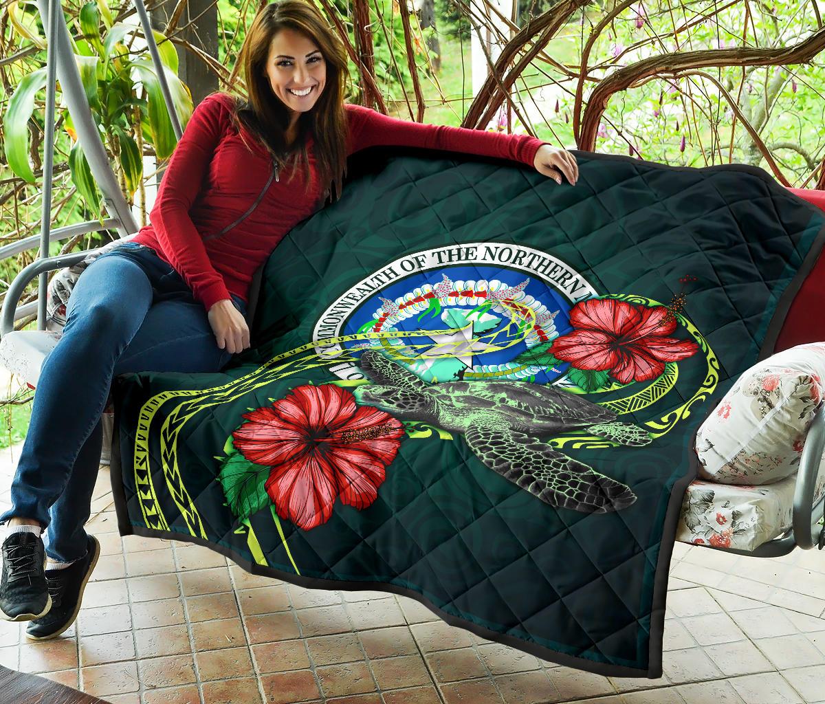 Northern Mariana Islands Polynesian Premium Quilt - Green Turtle Hibiscus - Polynesian Pride