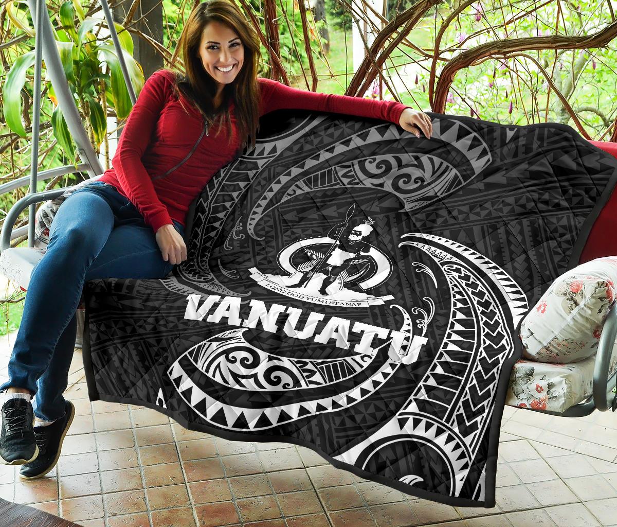 Vanuatu Polynesian Premium Quilt - White Tribal Wave - Polynesian Pride