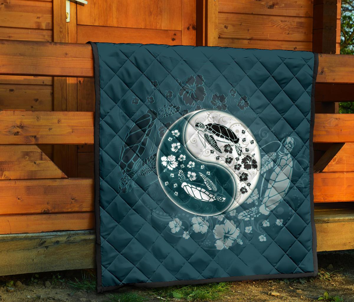 Turtle Yinyang Premium Quilt - Polynesian Pride