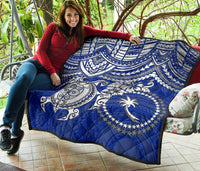 Chuuk Polynesian Premium Quilt - Chuuk Flag & White Turtle Hibiscus (Blue) - Polynesian Pride
