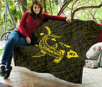 Hawaii Shark Yellow Polynesian Premium Quilt - Polynesian Pride
