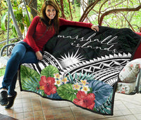 Marshall Islands Premium Quilt - Marshall Islands Coat of Arms & Polynesian Tropical Flowers White - Polynesian Pride