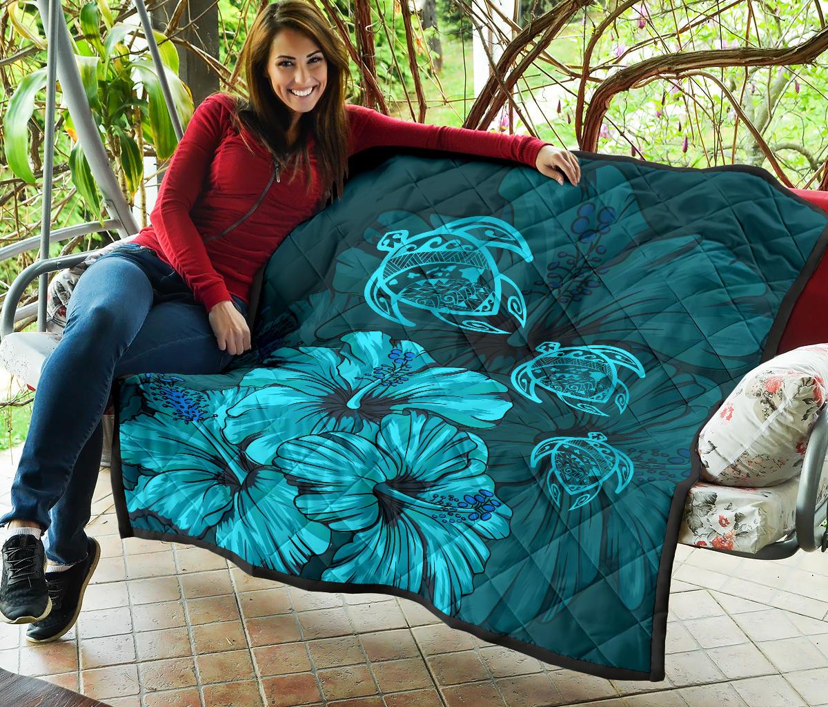 Hawaiian Map Hibiscus Turtle Vintage Polynesian Premium Quilt Turquoise - Polynesian Pride