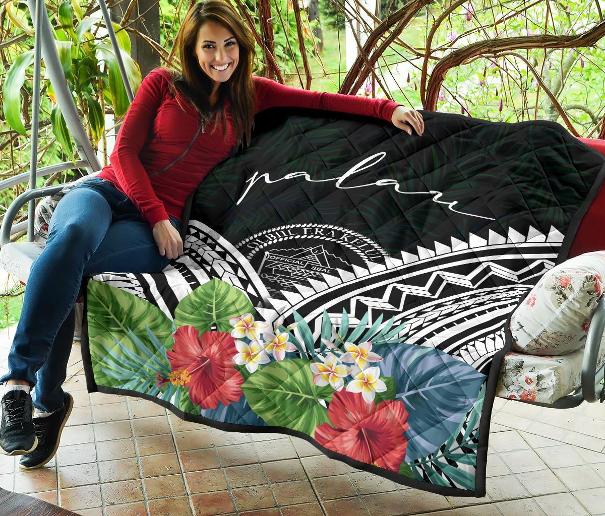 Palau Premium Quilt - Palau Coat of Arms & Polynesian Tropical Flowers White - Polynesian Pride