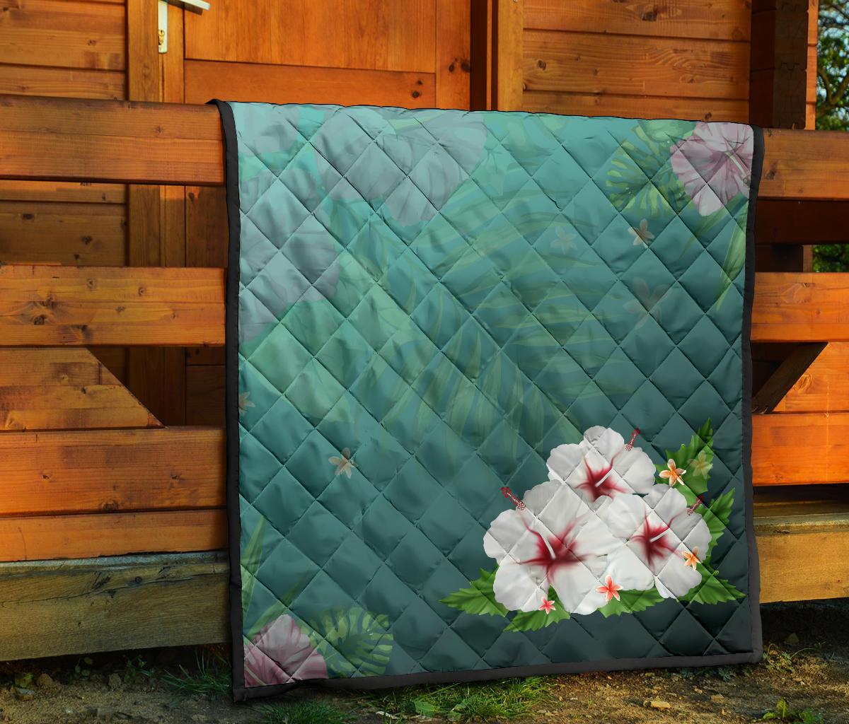 White Hibiscus Premium Quilt - Polynesian Pride
