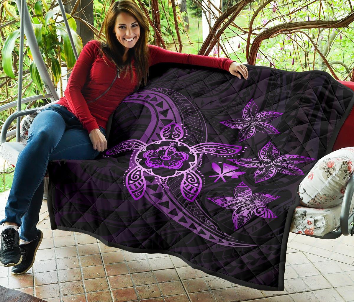 Kanaka Map Hibiscus Plumeria Turtle Art Violet Polynesian Premium Quilt - Polynesian Pride