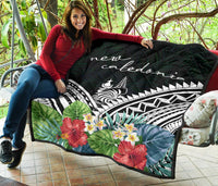 New Caledonia Premium Quilt - New Caledonia Coat of Arms & Polynesian Tropical Flowers White - Polynesian Pride