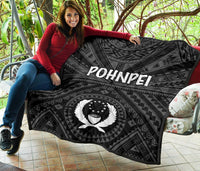 Pohnpei Premium Quilt - Pohnpei Seal With Polynesian Tattoo Style ( Black) - Polynesian Pride