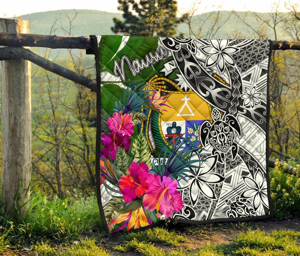 Nauru Premium Quilt White - Turtle Plumeria Banana Leaf Crest - Polynesian Pride