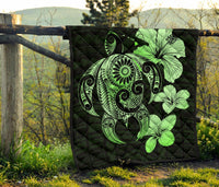 Hibiscus Plumeria Mix Polynesian Green Turtle Premium Quilt - Polynesian Pride