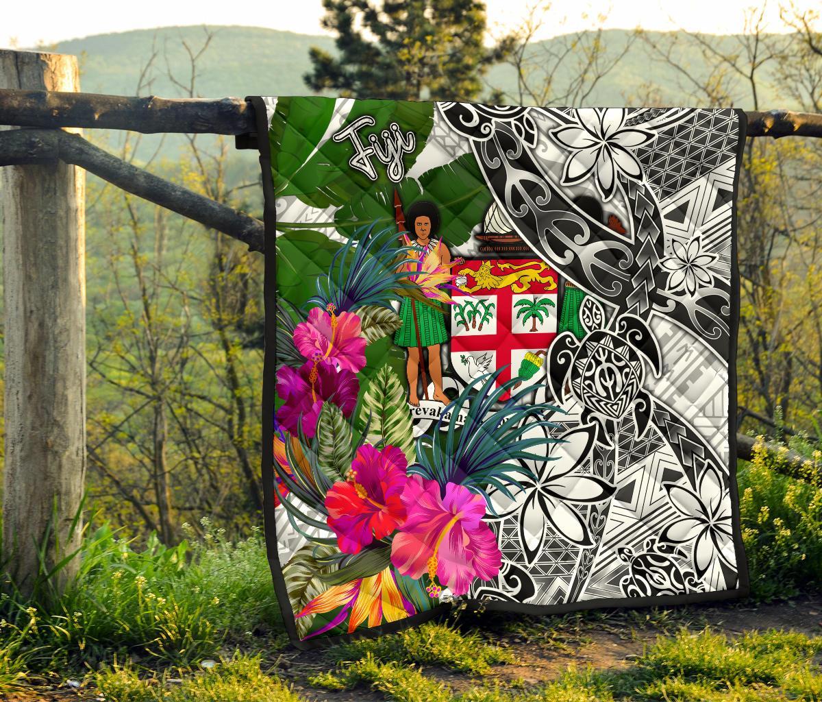 Fiji Premium Quilt White - Turtle Plumeria Banana Leaf Crest - Polynesian Pride