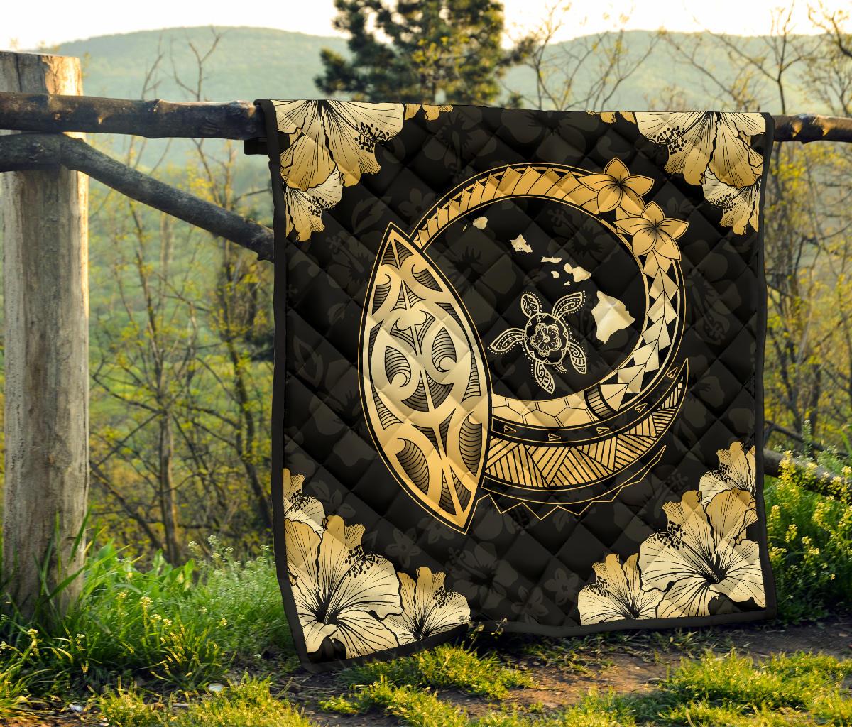 Hawaii Hibiscus Map Hidden Polynesian Hidden Gold Premium Quilt - Polynesian Pride