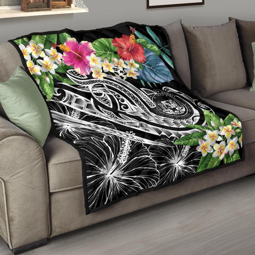 Polynesian Hawaii Premium Quilt - Summer Plumeria (Black) Black - Polynesian Pride