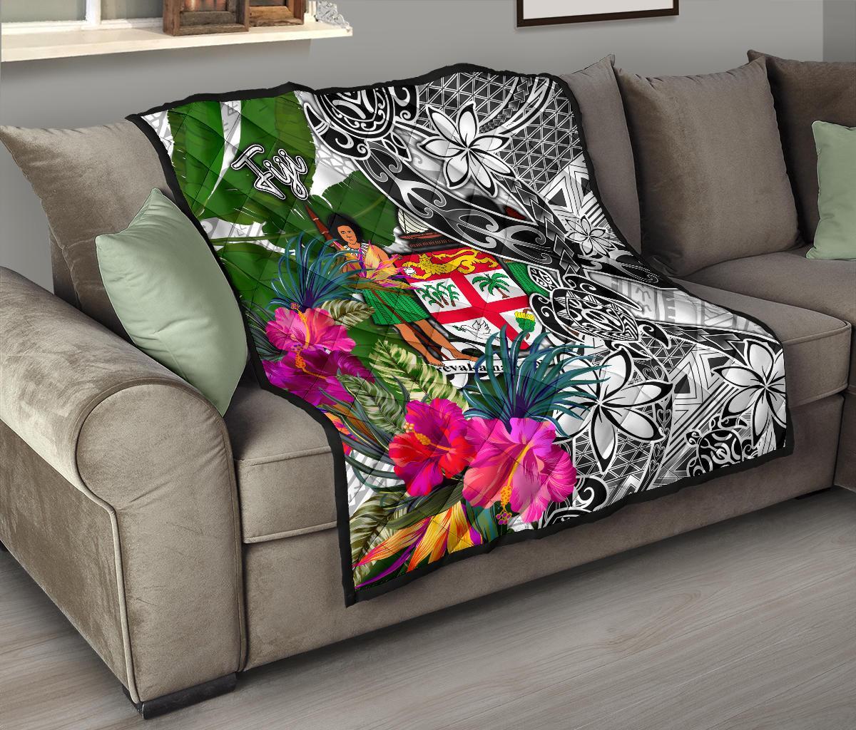 Fiji Premium Quilt White - Turtle Plumeria Banana Leaf Crest - Polynesian Pride