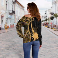 Nauru Custom Personalised Women's Off Shoulder Sweater - Gold Polynesian Tentacle Tribal Pattern - Polynesian Pride