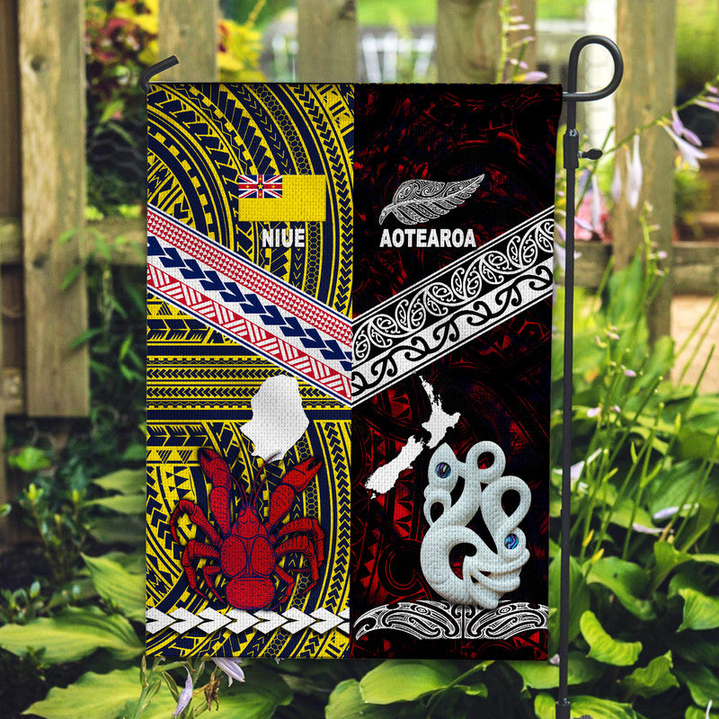 New Zealand And Niue Flag Together - Red LT8 House Flag - Polynesian Pride