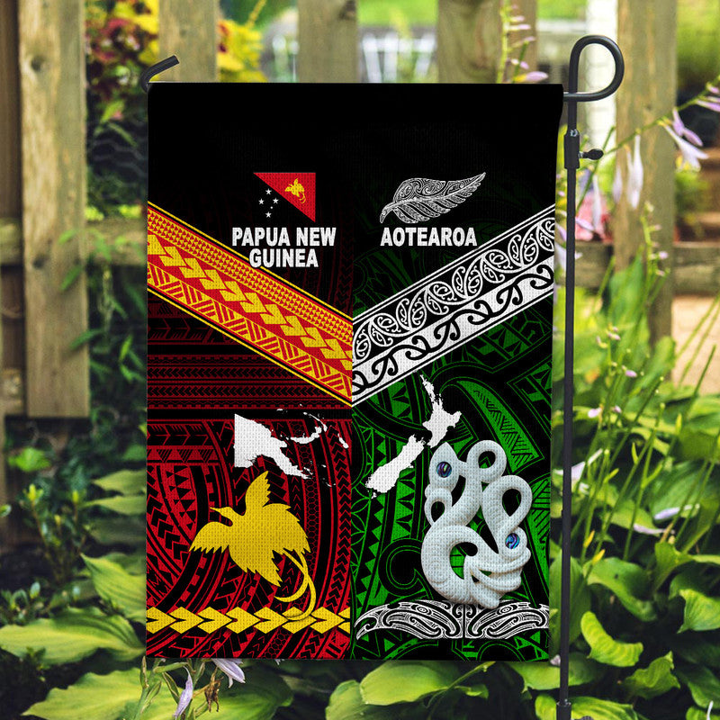 New Zealand And Papua New Guinea Flag Together - Green LT8 House Flag - Polynesian Pride