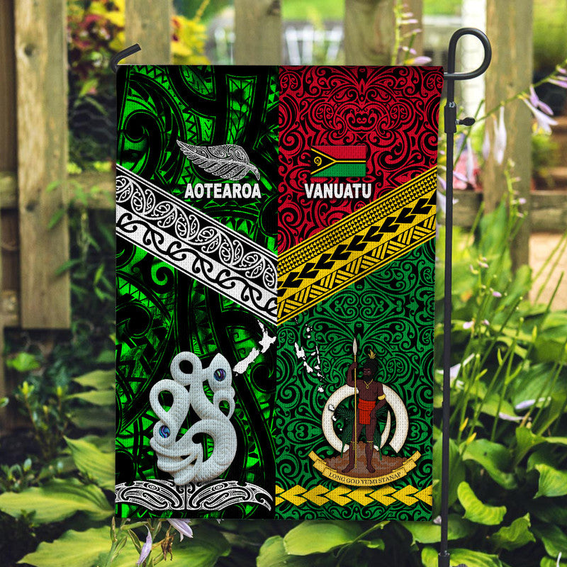 New Zealand And Vanuatu Flag Together - Green LT8 House Flag - Polynesian Pride