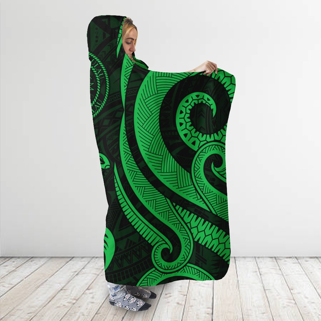 Palau Hooded Blanket - Green Tentacle Turtle - Polynesian Pride