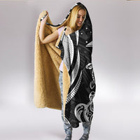 Tokelau Hooded Blanket - White Tentacle Turtle - Polynesian Pride