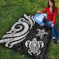 Marshall Islands Premium Quilt - White Tentacle Turtle - Polynesian Pride